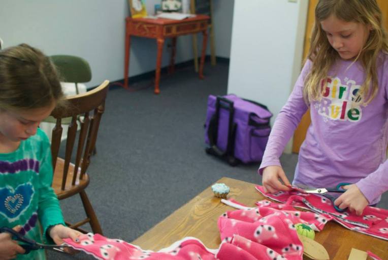 10346288_826590037408764_4224035593595902225_n